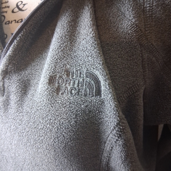 The North Face Women's Charcoal Fleece Pullover Small - Picture 2 of 6